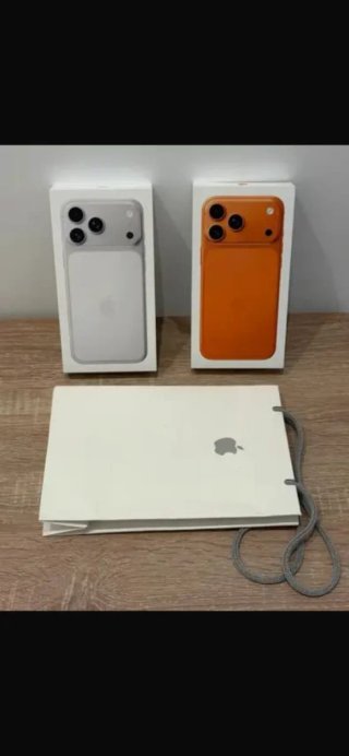 iPhone 17 Pro Max Naranja y Blanco