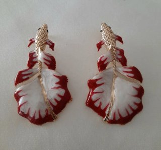 Pendientes pez esmaltado dorado y burdeos