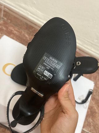 Sandalias Guess Talla 38 Negras Brillantes