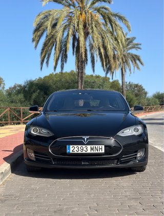 Tesla Model S 2016