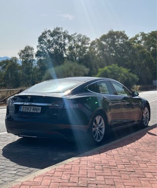 Tesla Model S 2016