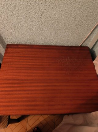 Mueble para máquina de coser de madera