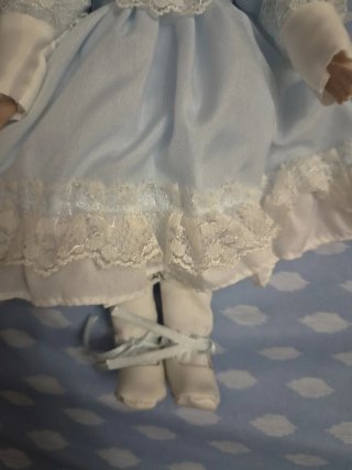 Muñeca porcelana pequeña