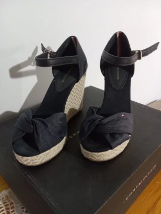 Sandalias Tommy Hilfiger cuña azul marino