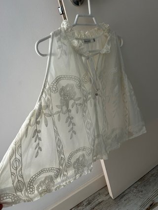Vestido marrón y blanco