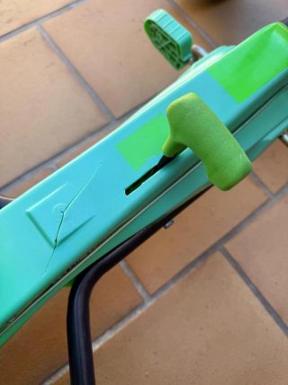 Kart a pedales verde para niños