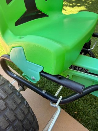 Kart a pedales verde para niños