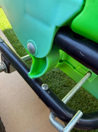 Kart a pedales verde para niños