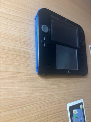 Nintendo 2DS Negra + Cartas