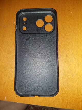 Funda iPhone17 pro max Louis Vuitton Negra