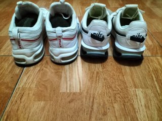 Tenis Nike Blancos y Rojos