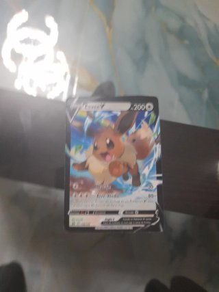 Carta Pokémon Eevee V