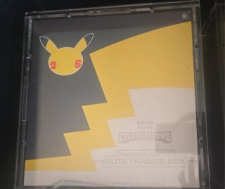 Pokemon 25 Aniversario Elite Trainer Box