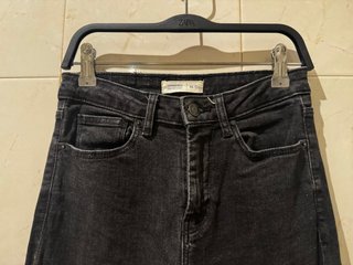 Pantalones vaqueros negros tiro alto Springfield 3