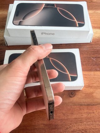 iPhone 16 Pro Dorado