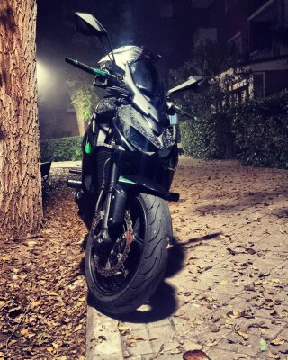 Kawasaki Z1000 2016 Negra y Verde