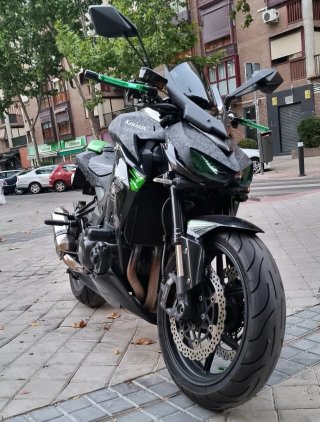 Kawasaki Z1000 2016 Negra y Verde