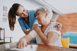 Busco señora para que duerma con mi abuela