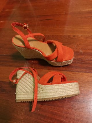 Sandalias cuña naranja