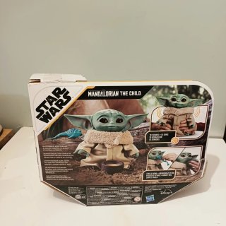 Figura Star Wars Baby Yoda Grogu Hasbro con sonido