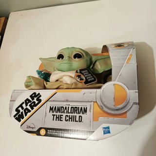 Figura Star Wars Baby Yoda Grogu Hasbro con sonido