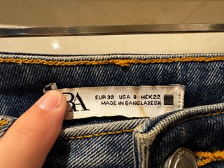 Vaqueros Zara acampanados tiro alto bolsillos