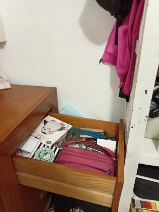 Escritorio de madera maciza