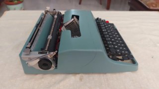 Máquina de escribir Olivetti Lettera 32