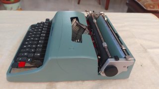 Máquina de escribir Olivetti Lettera 32