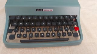 Máquina de escribir Olivetti Lettera 32