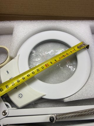 Lámpara LED con lupa y brazo articulado