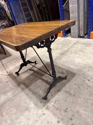 Mesa Vintage Bar Madera y Metal. Precio de una.