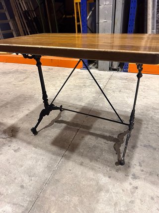 Mesa Vintage Bar Madera y Metal. Precio de una.