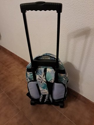 Mochila con ruedas y estampado floral