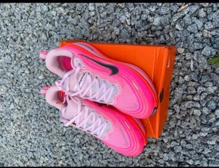 Nike zoomx Vomero plus Rosa Talla 41 EU nuevas DS