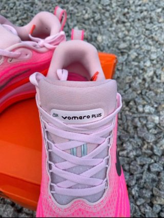 Nike zoomx Vomero plus Rosa Talla 41 EU nuevas DS