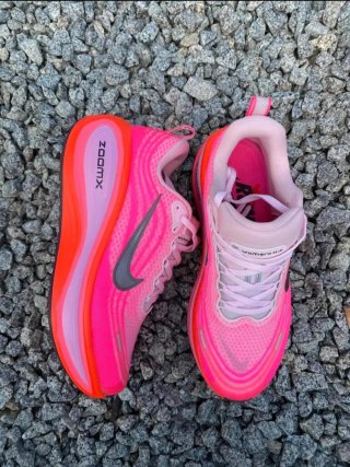 Nike zoomx Vomero plus Rosa Talla 41 EU nuevas DS