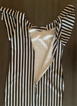 Vestido Rayas Blancas y Negras Ajustado