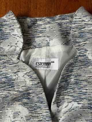 Americana elegante gris y azul