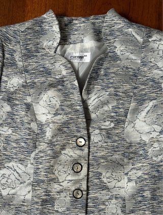 Americana elegante gris y azul