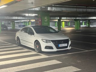 Volkswagen Passat CC 2011
