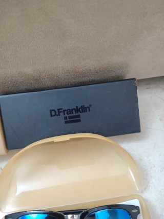 Lote de gafas, cajas, fundas