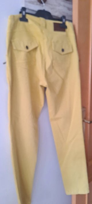 Pantalón largo color mostaza talla 38