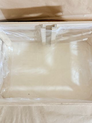 Caja de madera con pizarra