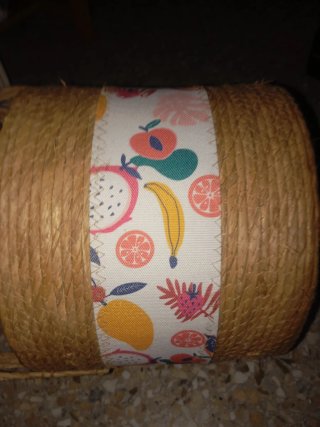 Cesto grande de mimbre con tela estampada