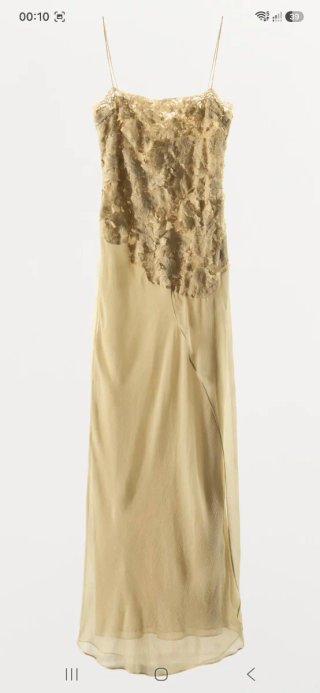 vestido de georgette con encaje repujado