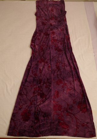 Vestido midi Desigual flocado morado talla M.