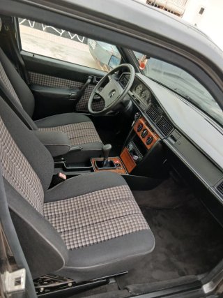 Mercedes-Benz 190 1993