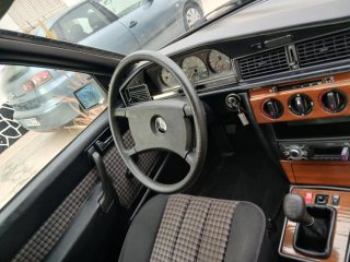 Mercedes-Benz 190 1993