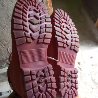Botas de mujer rosas y marrones